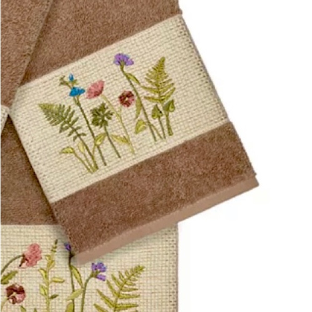 Linum Home Textiles Turkish Cotton Serenity 2Pc Embellished Bath Towel Set